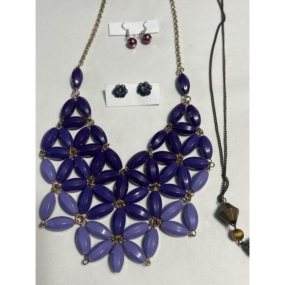 10 pc Mixed Purple Jewelry Necklace Earrings Bracelets & More - Picture 2 of 7